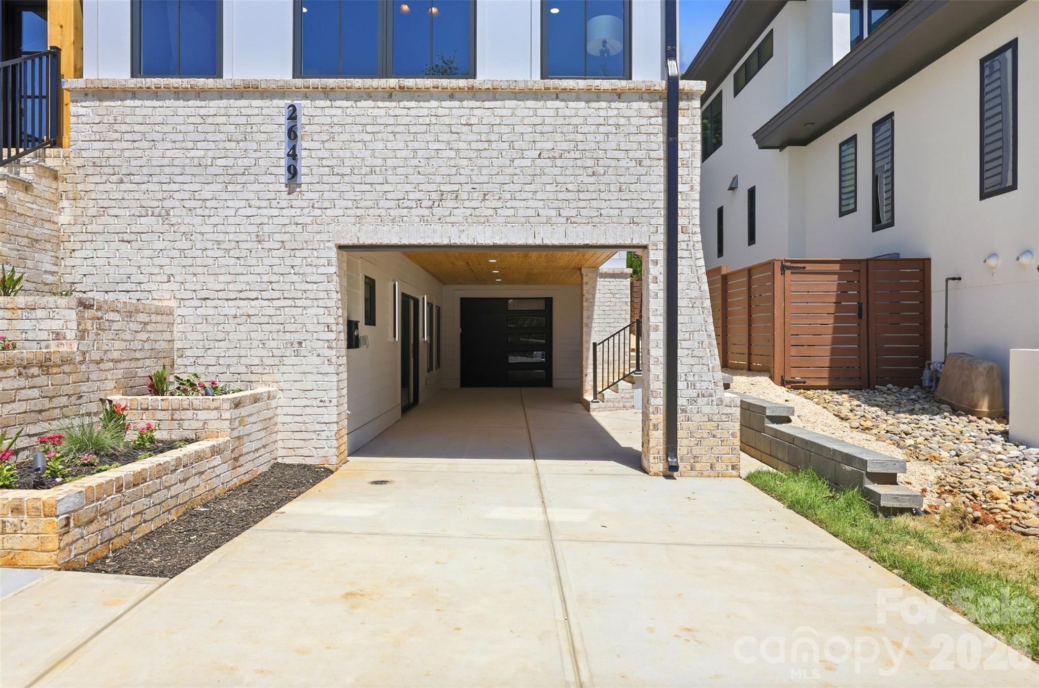 2649 Laburnum Avenue Charlotte, NC 28205 - Photo 5 of 48