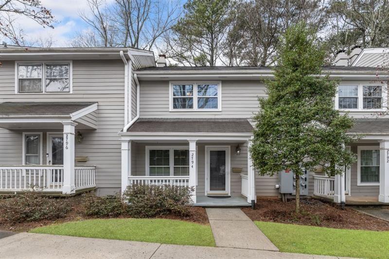 2794 Farmstead Road Smyrna, GA 30080 - Photo 2 of 26