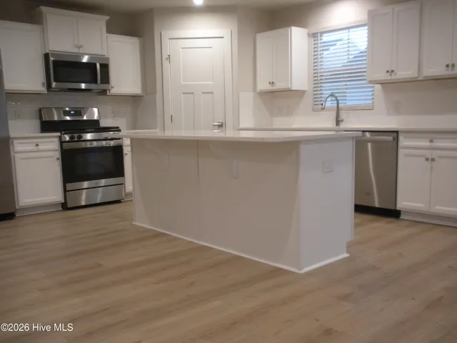 $2,300 | 867 Ashlar Circle, Leland, NC 28451