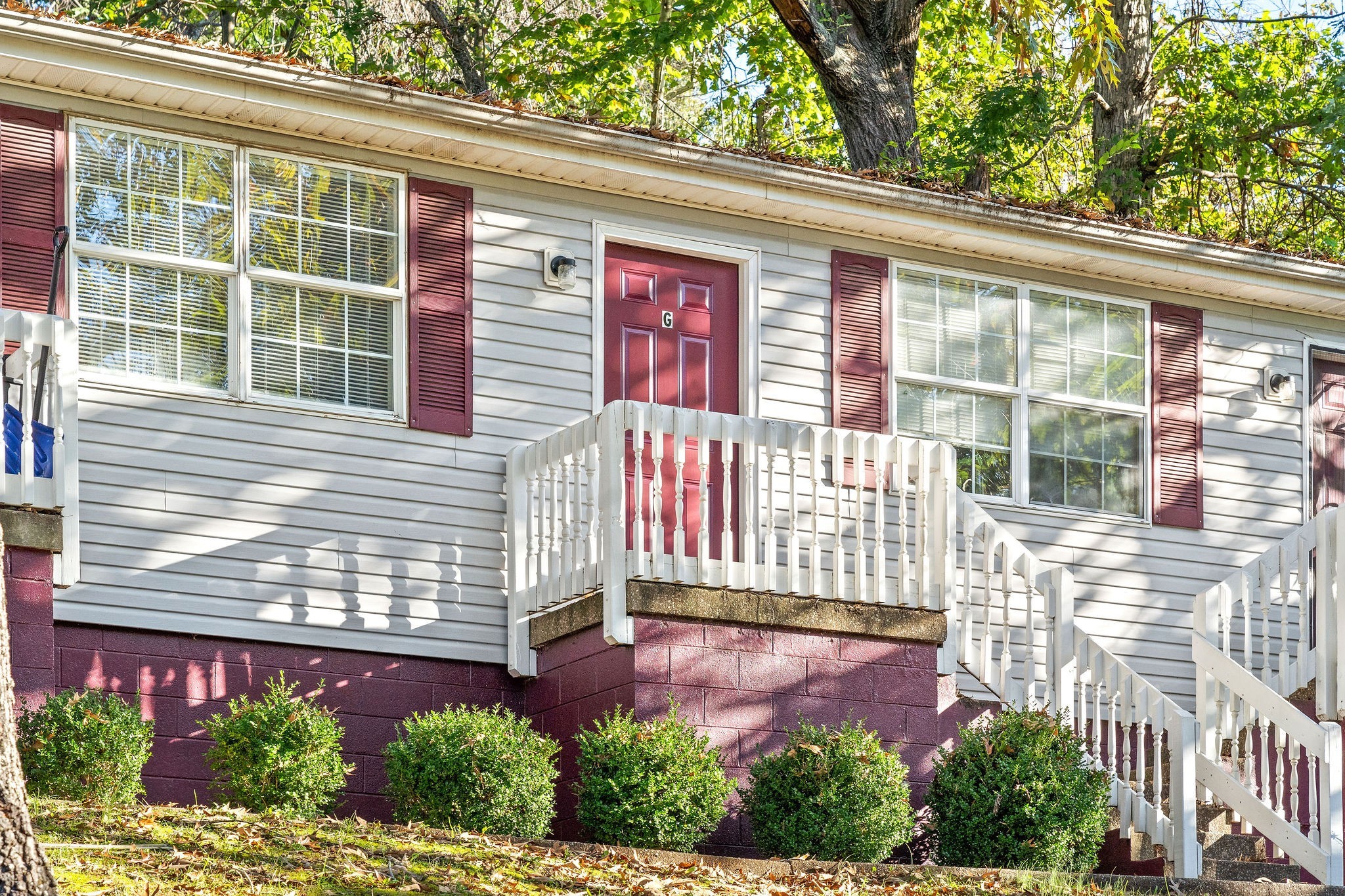 331 Randell Drive, Unit E Clarksville, TN 37042 - Photo 4 of 19 a front view of a house with a yard