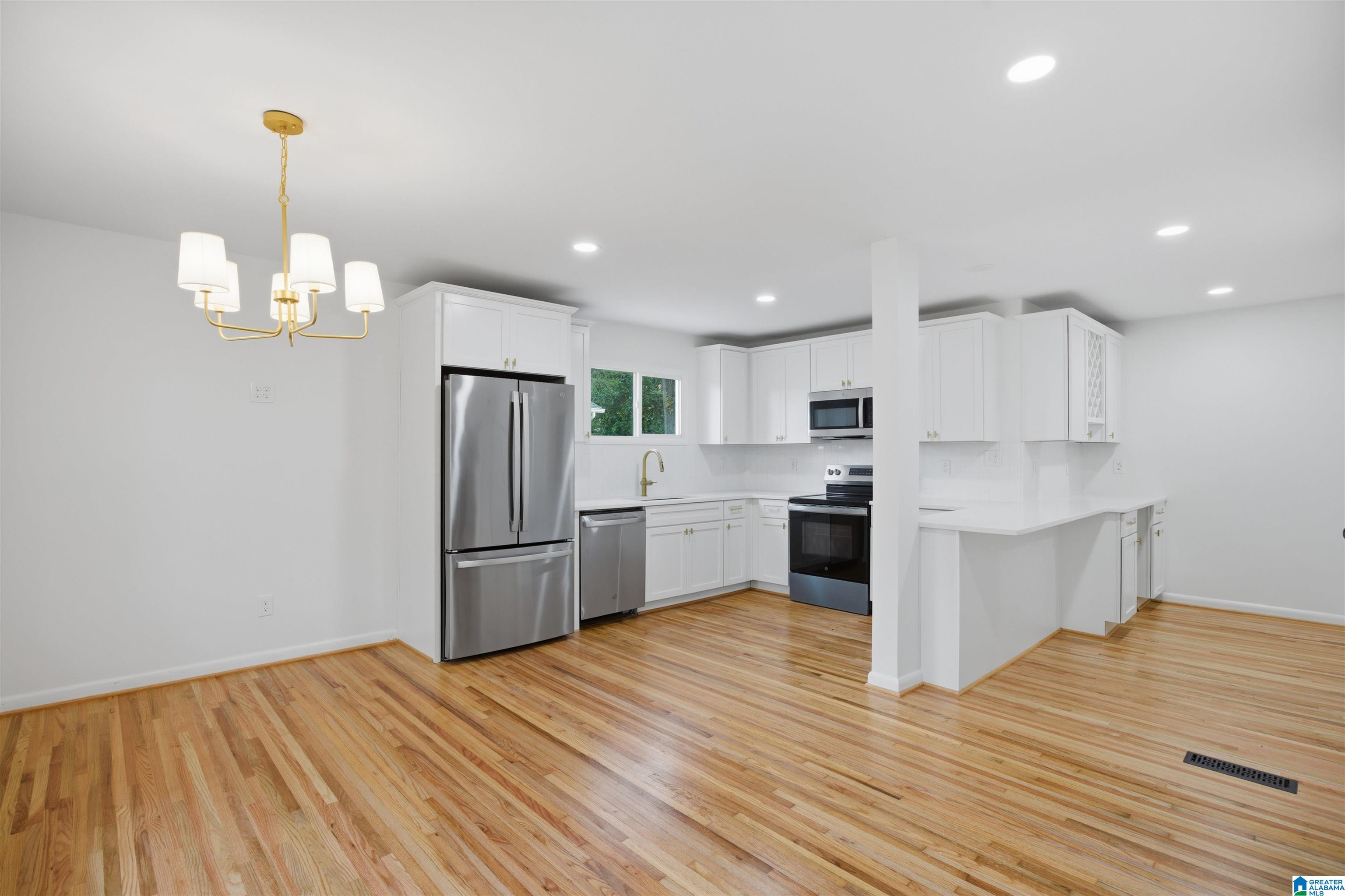 1005 Queensbury Road Birmingham, AL 35209 - Photo 1 of 29