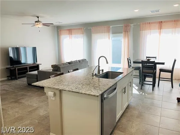 $2,500 | 7867 Pink Opal Avenue, Las Vegas, NV 89113