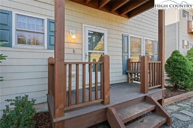a view of a house with porch