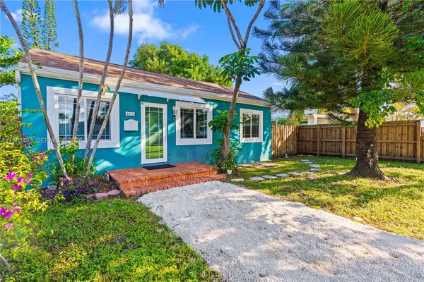 $3,400 | 2447 Wilson Street, Hollywood, FL 33020