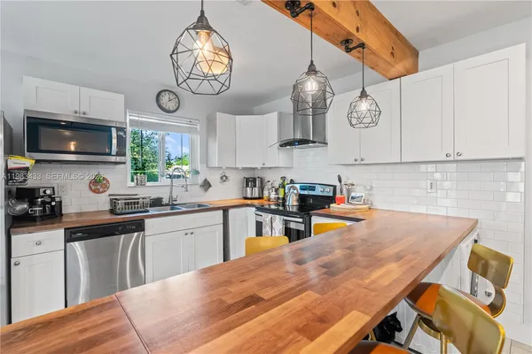 $3,400 | 2447 Wilson Street, Hollywood, FL 33020
