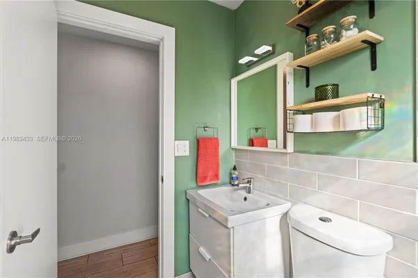 $3,400 | 2447 Wilson Street, Hollywood, FL 33020