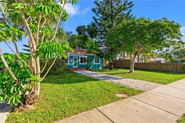 $3,400 | 2447 Wilson Street, Hollywood, FL 33020