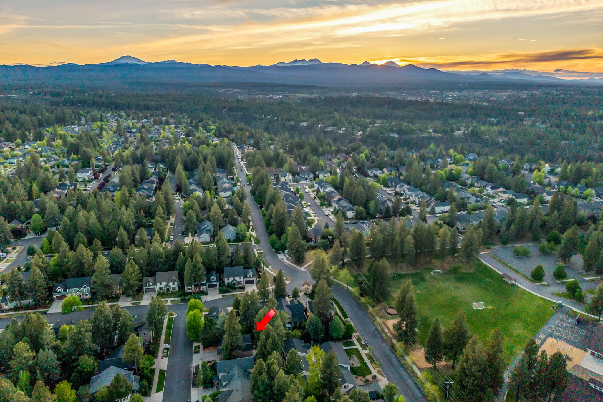 19824 Copernicus Avenue Bend, OR 97702 - Photo 34 of 39 2026_05_10_19824_copernicus_ave_twilight