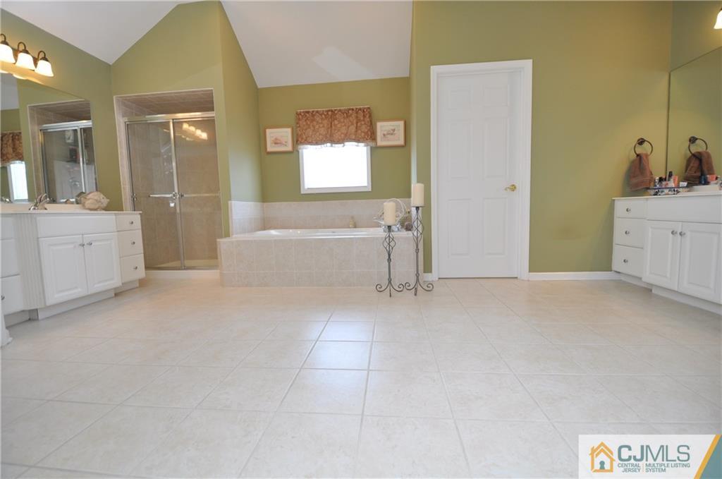 102 Autumn Road Old Bridge, NJ 07747 - Photo 11 of 24 Gallery Image 11