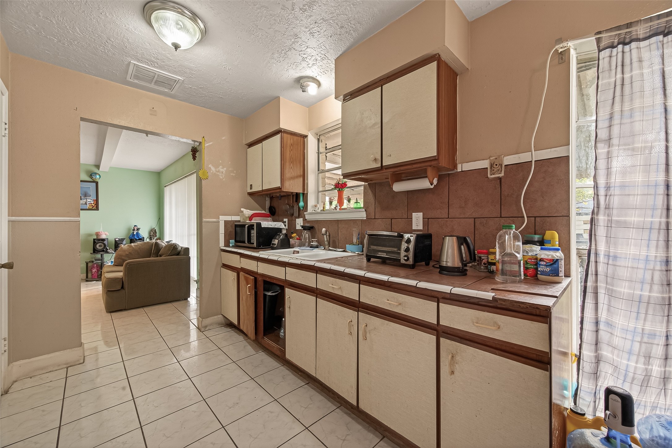 11303 Riderwood Drive Houston, TX 77099 - Photo 9 of 17