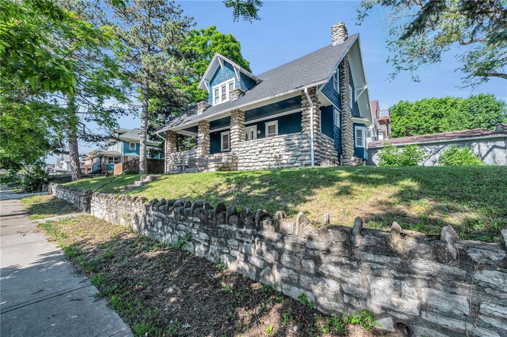100 Cypress Ave East  