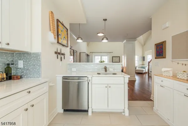 $749,000 | 21 Riverbend Court, New Providence, NJ 07974