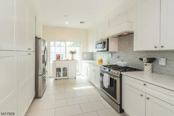 $749,000 | 21 Riverbend Court, New Providence, NJ 07974