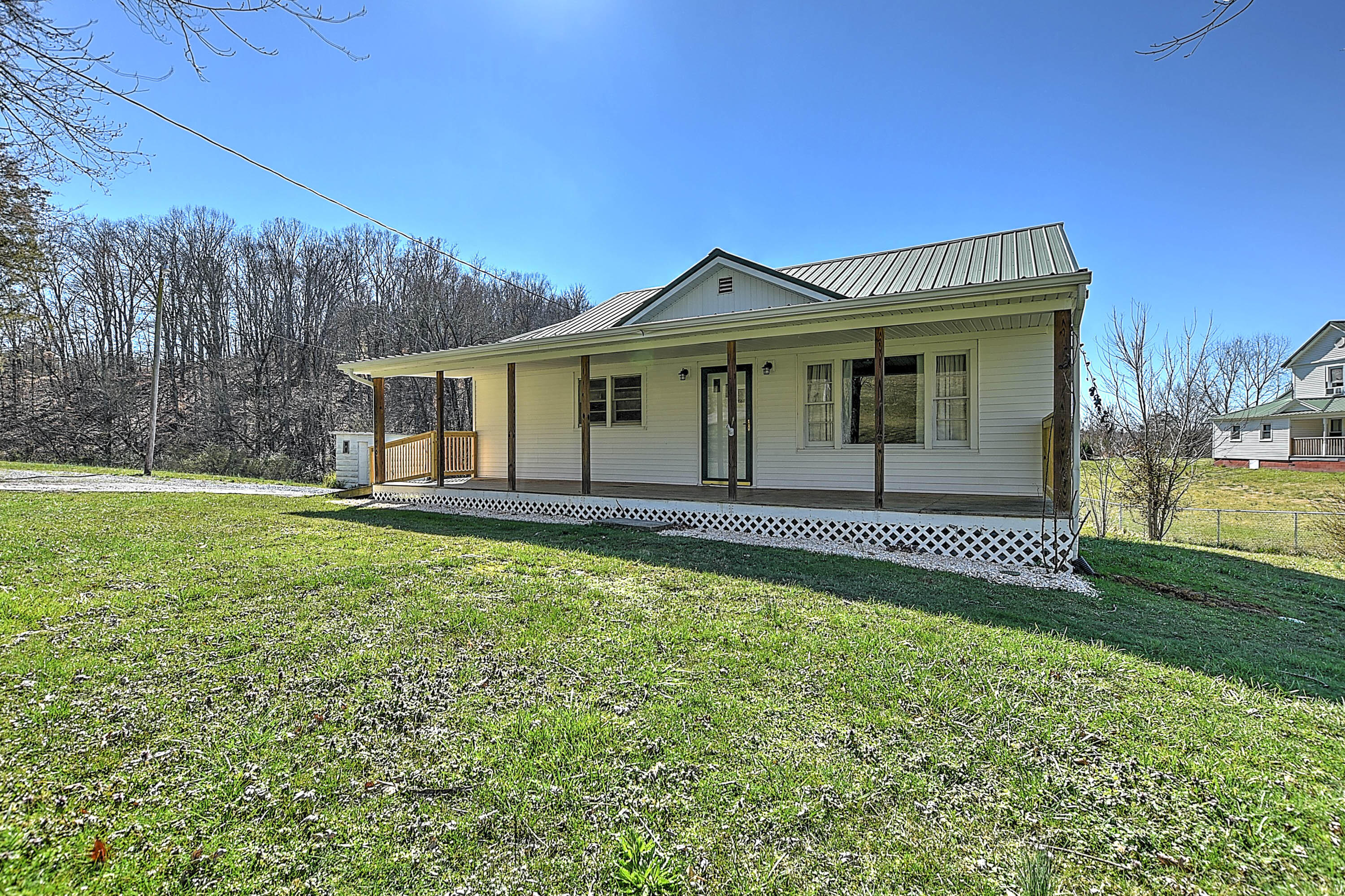 320 Greystone Road Greeneville, TN 37743 - Photo 1 of 28 320 Greystone-7
