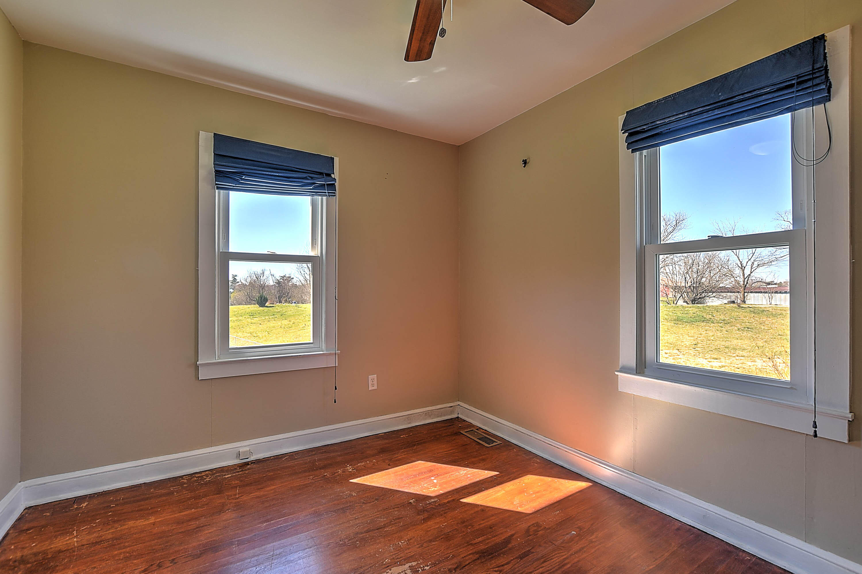 320 Greystone Road Greeneville, TN 37743 - Photo 14 of 28 320 Greystone-15