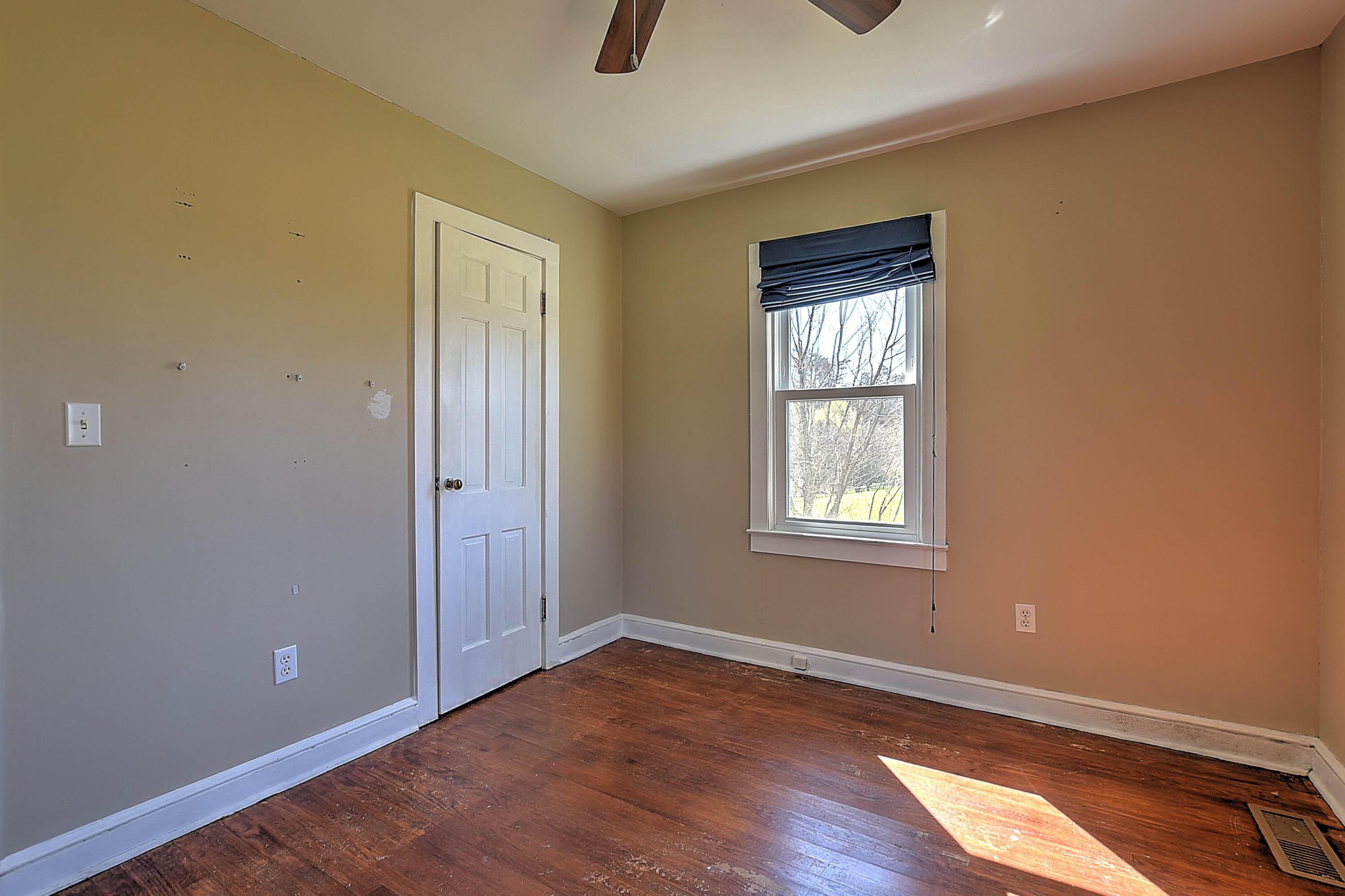 320 Greystone Road Greeneville, TN 37743 - Photo 15 of 28 320 Greystone-16