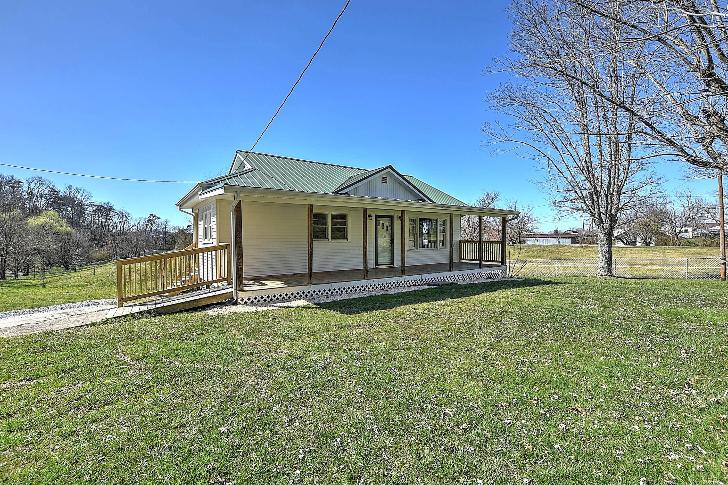 320 Greystone Road Greeneville, TN 37743 - Photo 4 of 28 320 Greystone-6