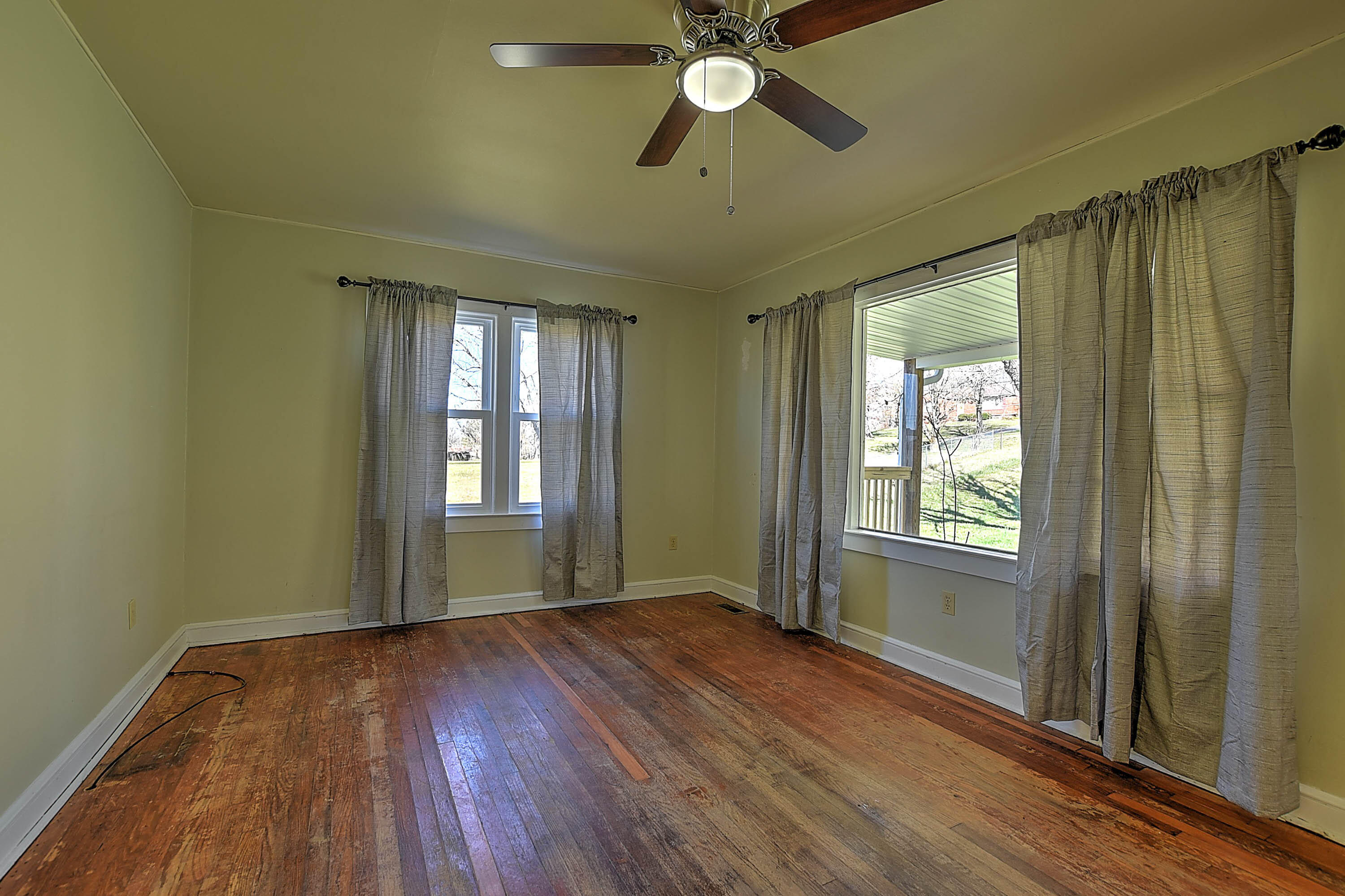 320 Greystone Road Greeneville, TN 37743 - Photo 8 of 28 320 Greystone-9