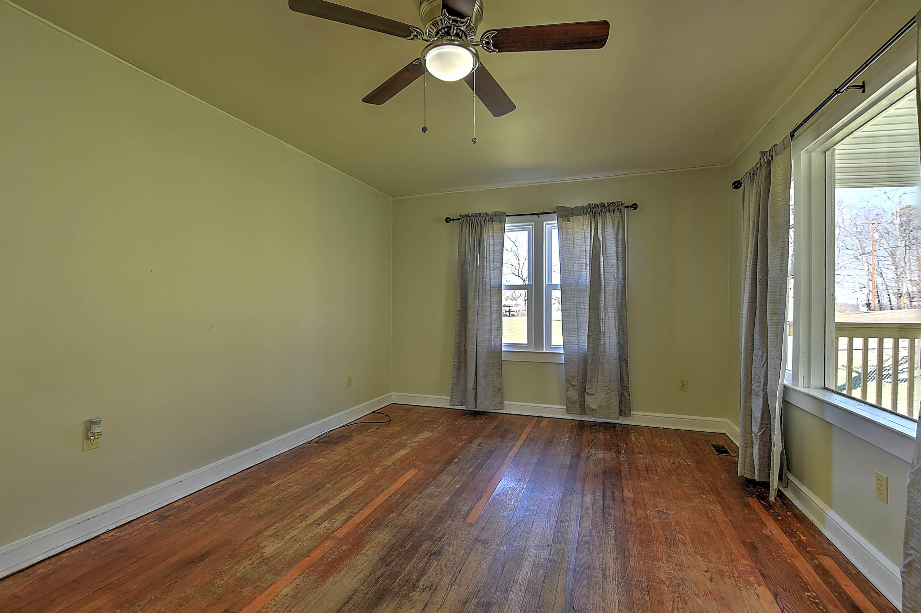 320 Greystone Road Greeneville, TN 37743 - Photo 9 of 28 320 Greystone-8