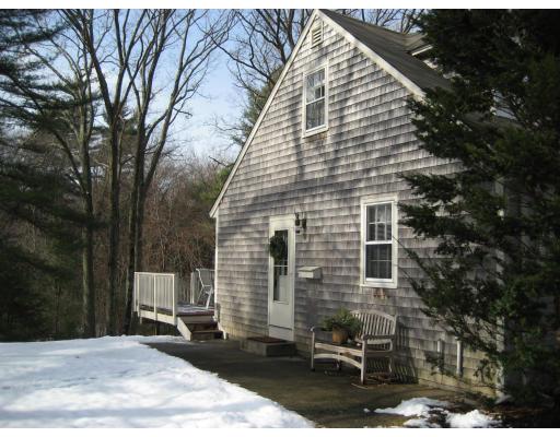 43 Colonial Road Hingham, MA 02043 - Photo 2 of 11 Gallery Image 2