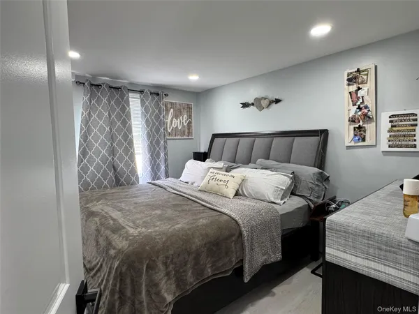 $2,750 | 4 Lafayette Street, Copiague, NY 11726