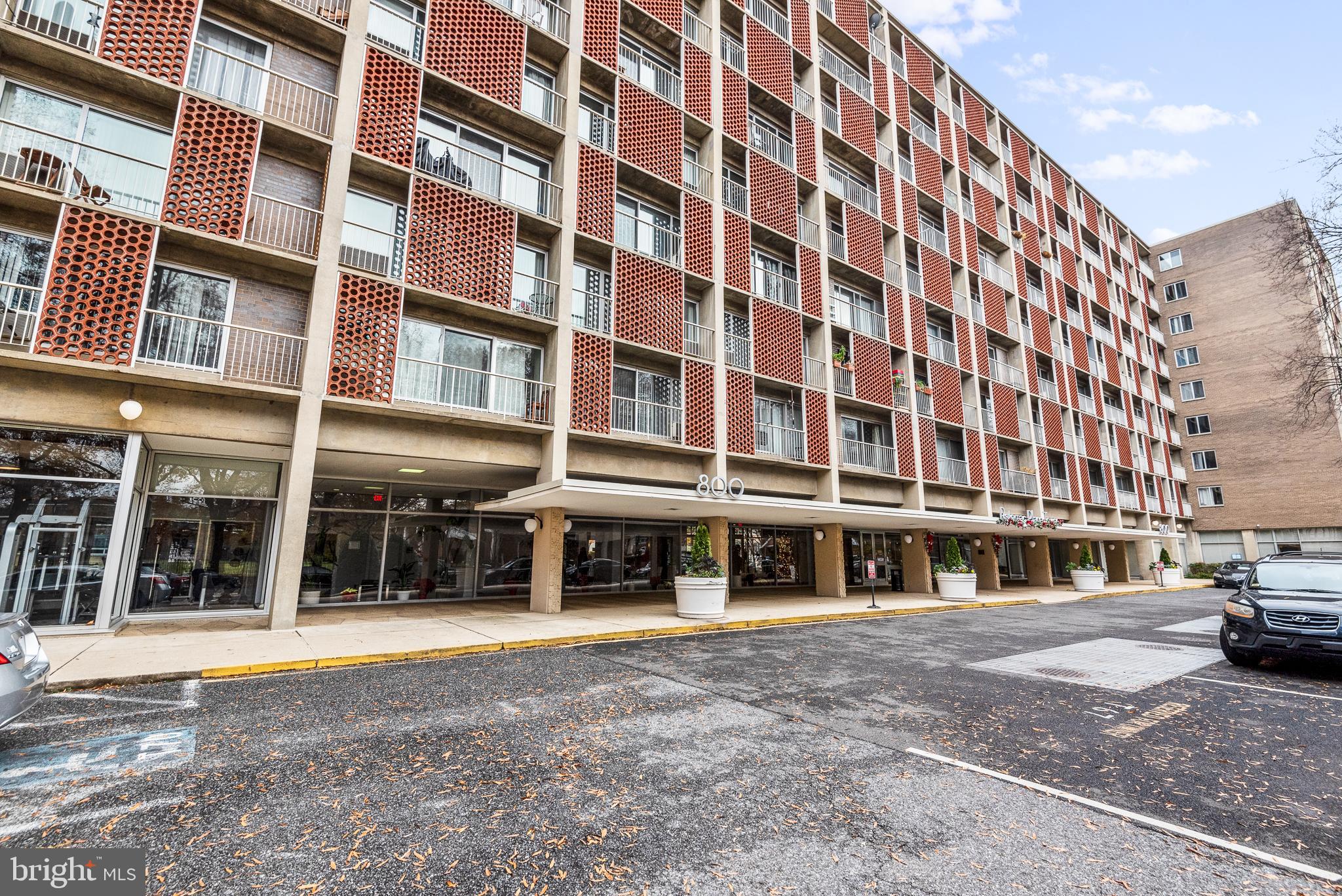 800 4th Street Southwest, Unit S501 Washington, DC 20024 - Photo 24 of 26 a front view of a building