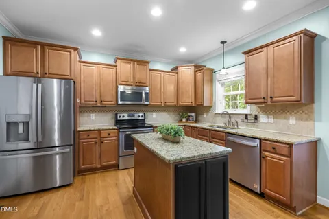 $499,900 | 25 Chaucer Court East, Zebulon, NC 27597