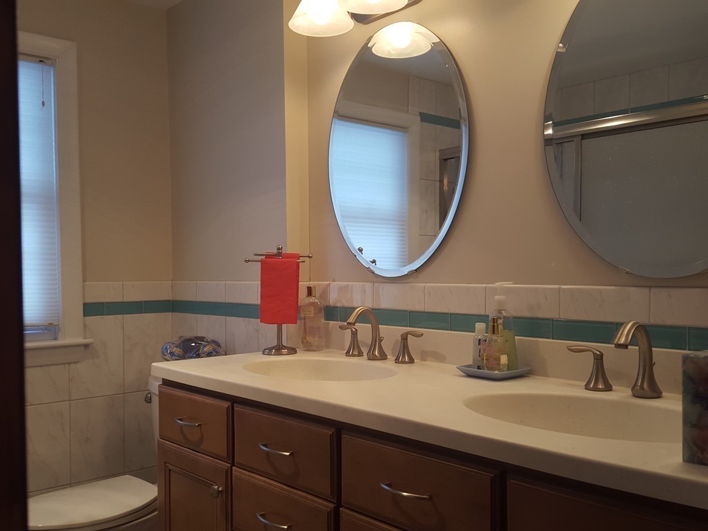 5 MacIntosh Road Bedford, MA 01730 - Photo 6 of 28 Gallery Image 6