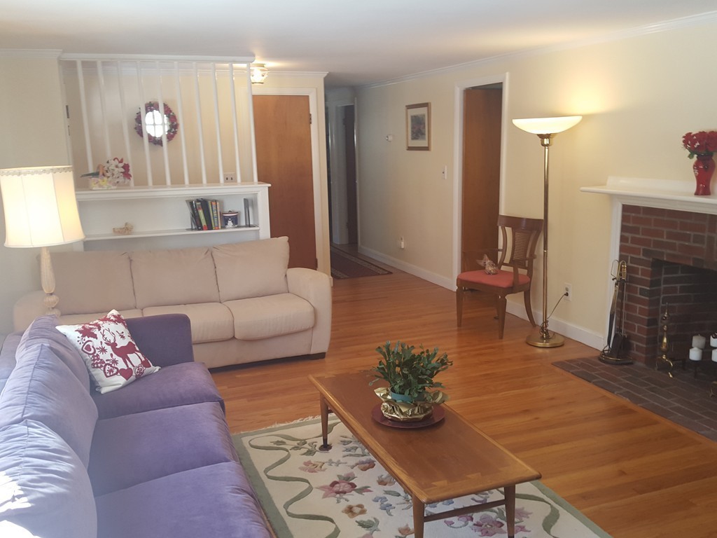 5 MacIntosh Road Bedford, MA 01730 - Photo 9 of 28 Gallery Image 9