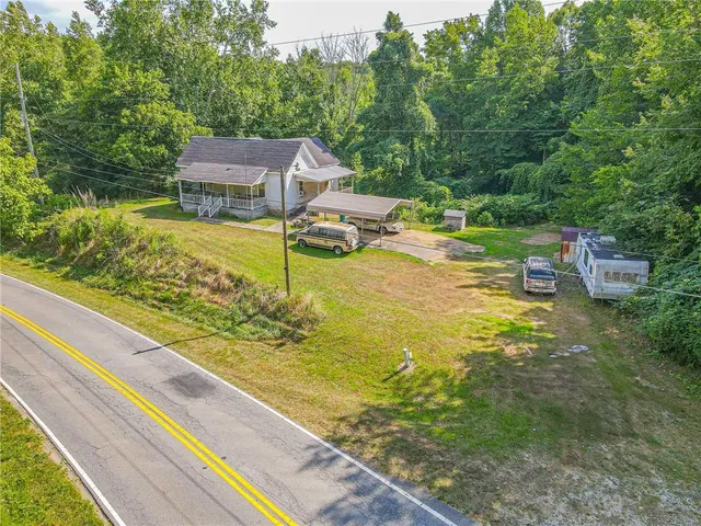$400,000 | 4542 East Hall Road, Gainesville, GA 30507