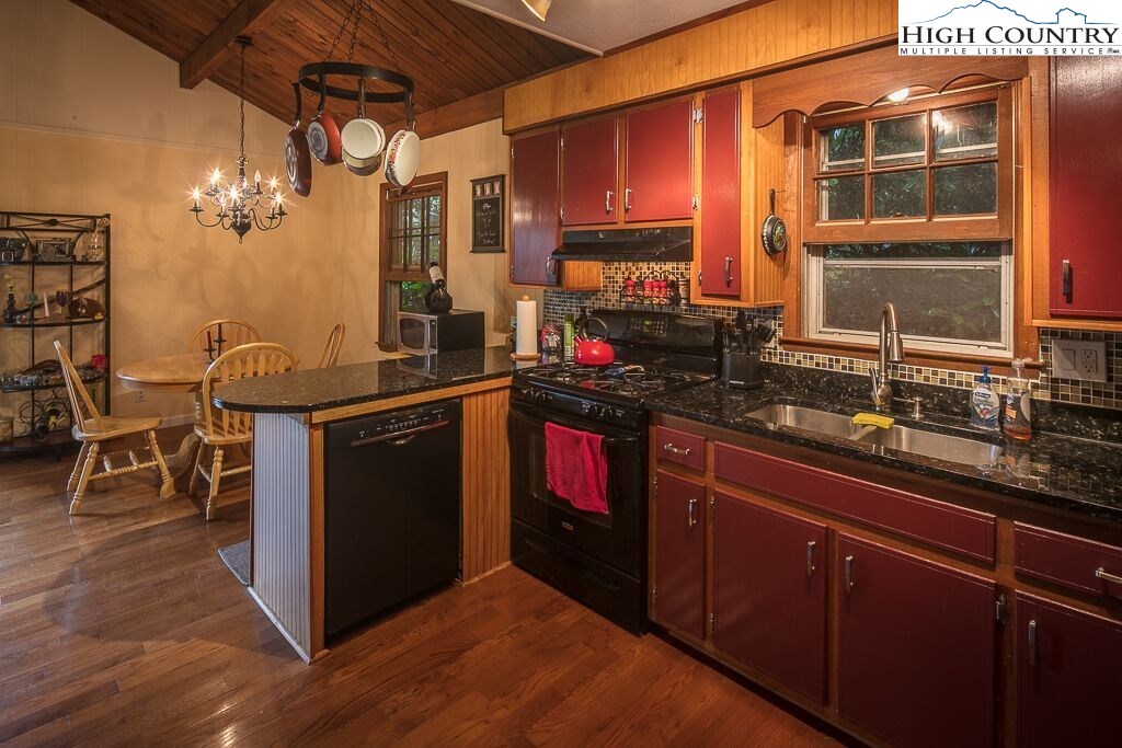 511 Hemlock Hill Road Boone, NC 28607 - Photo 10 of 31 Gallery Image 10