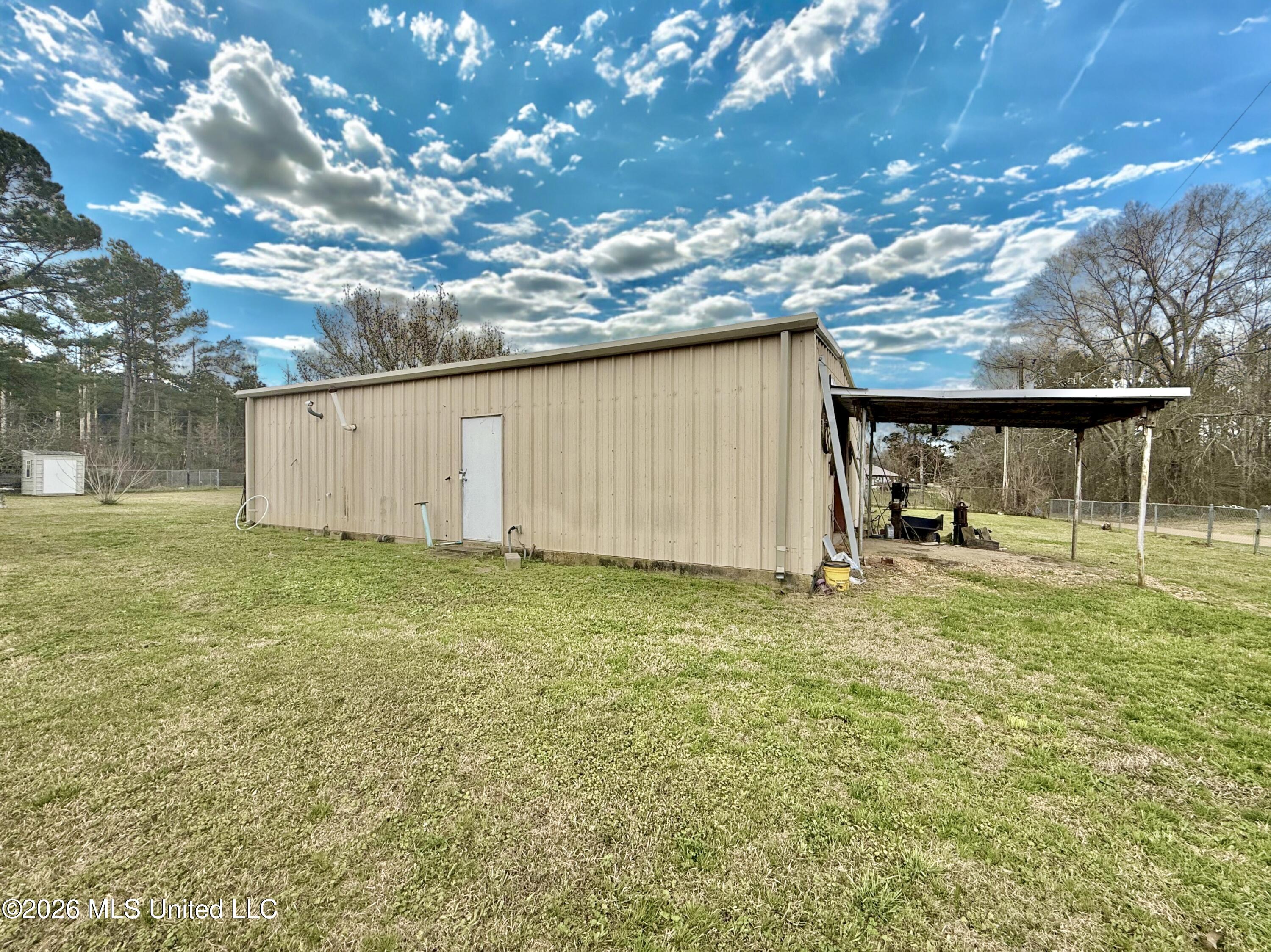1068 East Gallman Road Hazlehurst, MS 39083 - Photo 11 of 49 5f22401d-dc15-461c-bbc9-a557188cb28f