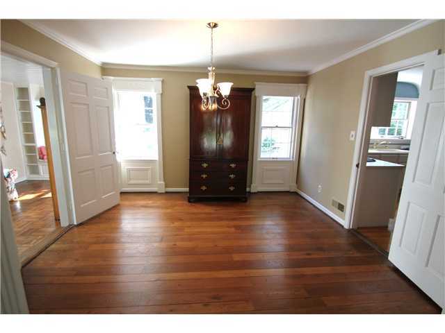 2365 Abington Road Columbus, OH 43221 - Photo 3 of 18