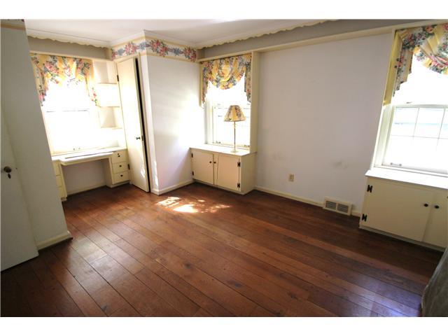 2365 Abington Road Columbus, OH 43221 - Photo 10 of 18