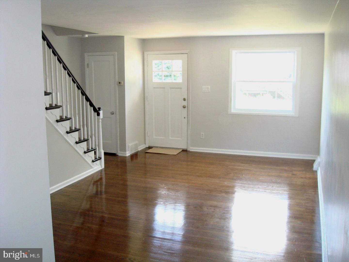 1957 Carter Road Folcroft, PA 19032 - Photo 3 of 13 Living Room