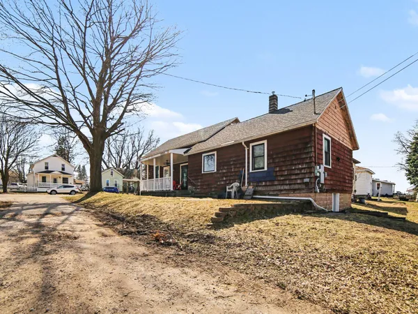 $325,000 | 205 West 1st Street, Ludington, MI 49431