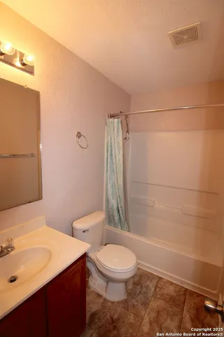 $1,800 | 7815 Liberty Horse, Selma, TX 78154