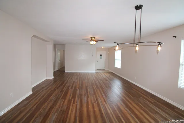 $1,800 | 7815 Liberty Horse, Selma, TX 78154