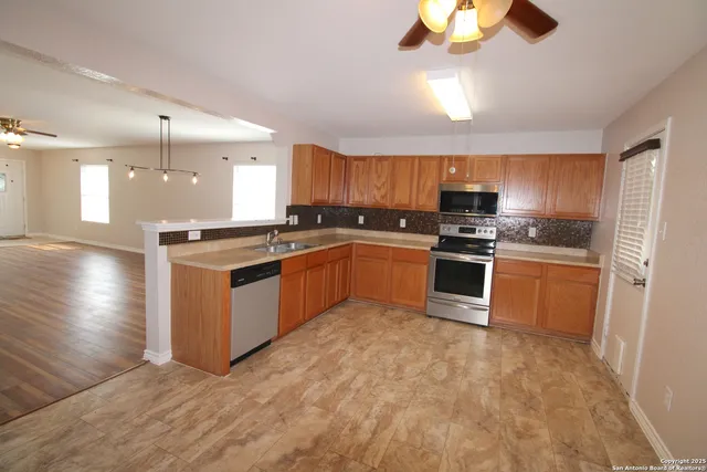 $1,800 | 7815 Liberty Horse, Selma, TX 78154