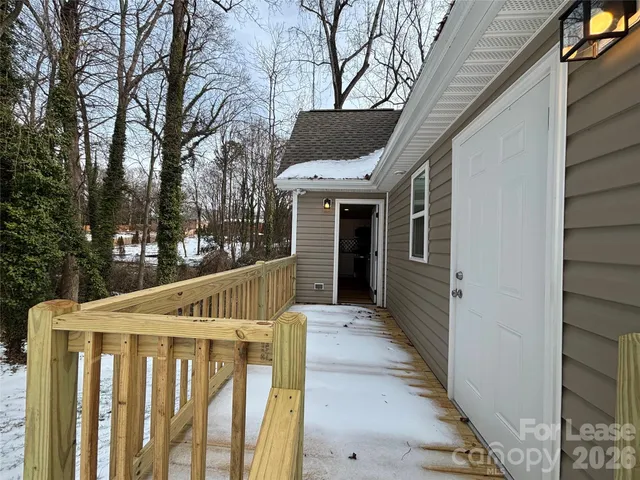 $2,100 | 931 East Front Street, Statesville, NC 28677