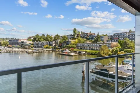 $1,000,000 | 515 Lake Street South, Unit 205, Kirkland, WA 98033