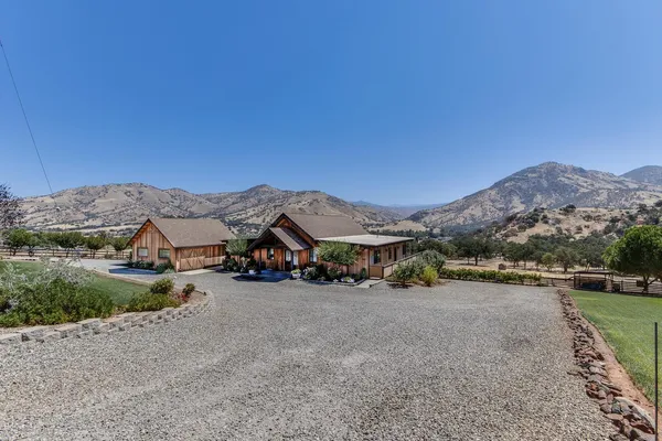 a view of outdoor space with city view