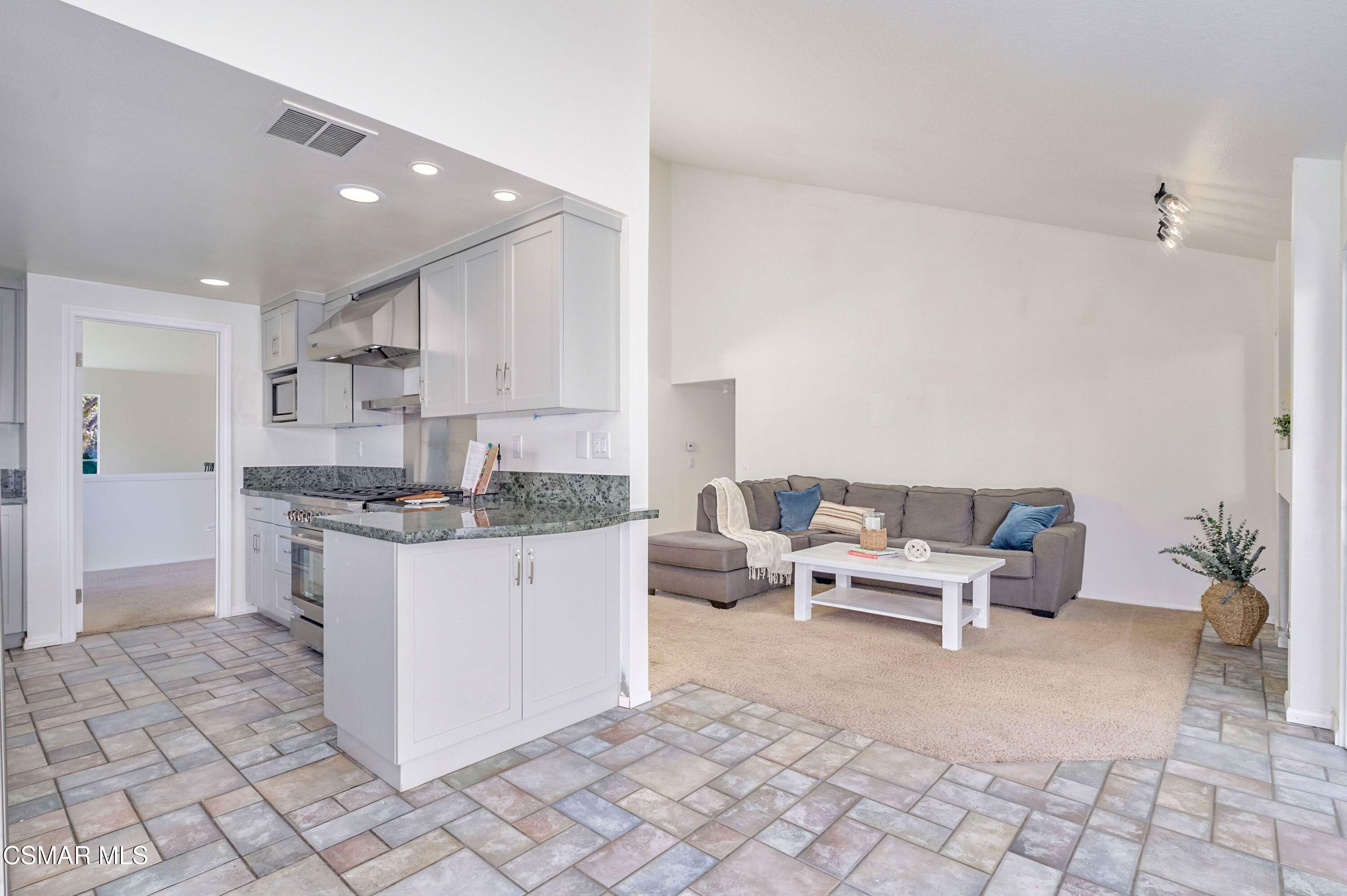 3125 Calusa Avenue Simi Valley, CA 93063 - Photo 13 of 46 3125 Calusa – Family Room Alt View