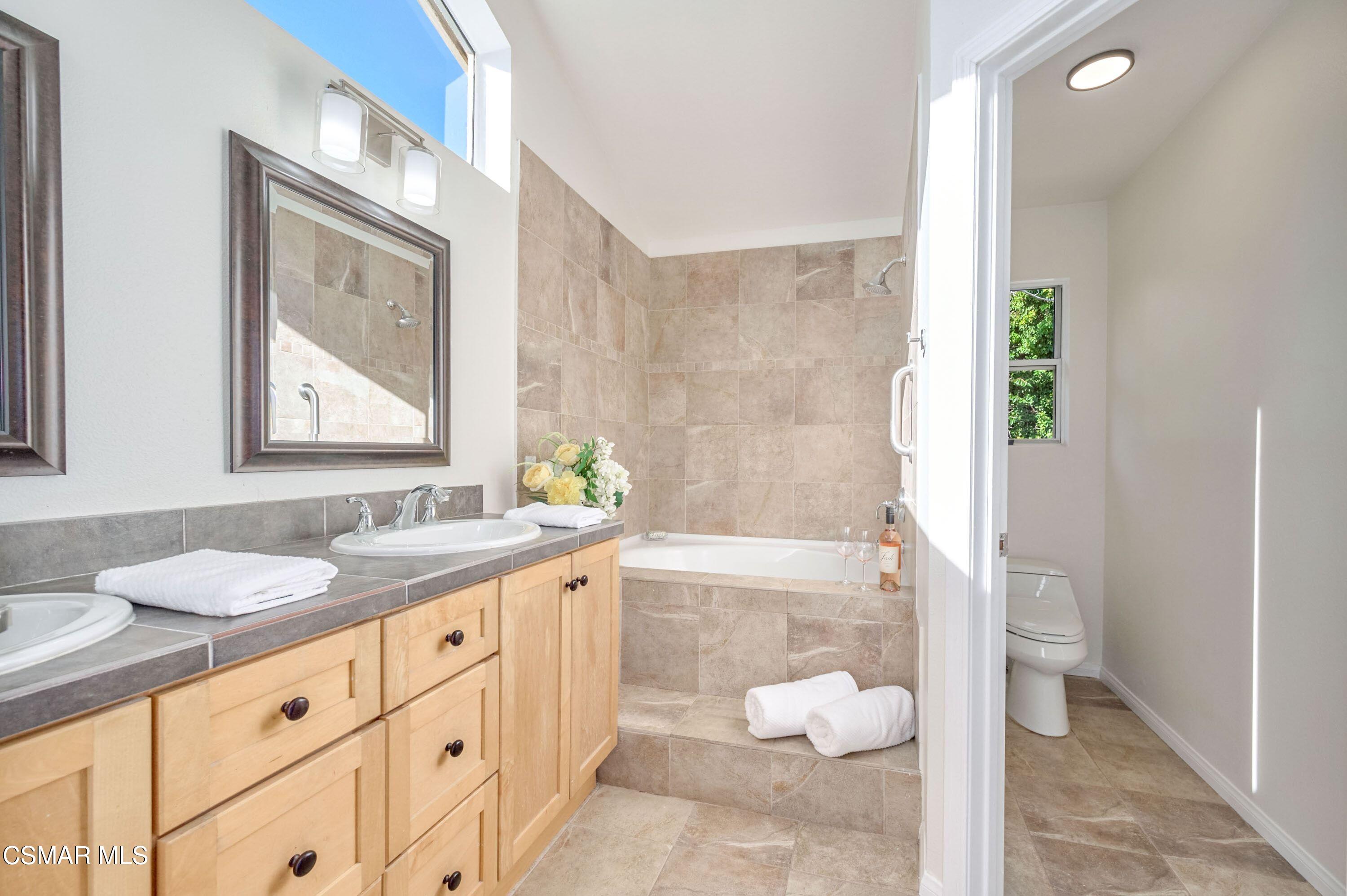 3125 Calusa Avenue Simi Valley, CA 93063 - Photo 21 of 46 3125 Calusa – Primary Bath Wide View
