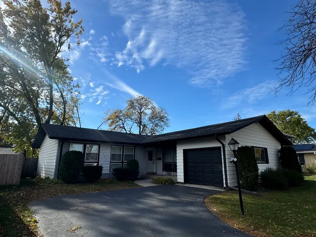 $425,000 | 325 West Central Avenue, Lombard, IL 60148