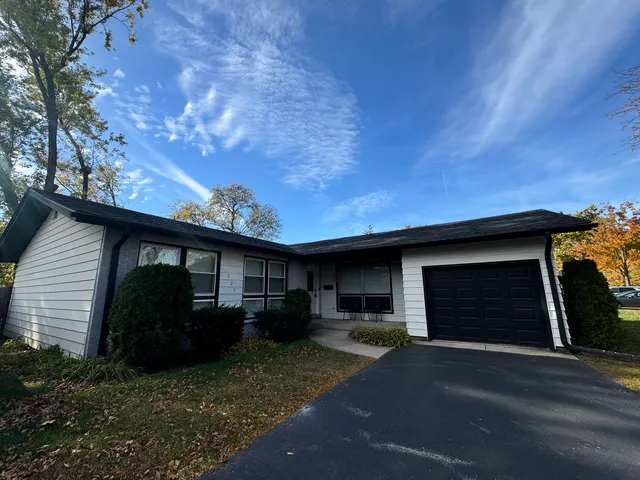 $425,000 | 325 West Central Avenue, Lombard, IL 60148