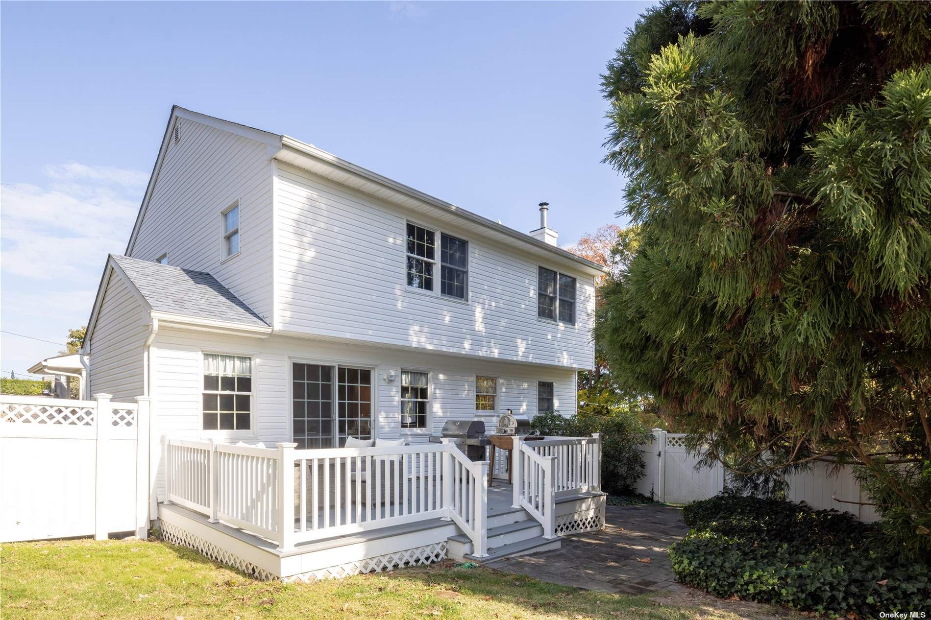 115 Cliff Road Wading River, NY 11792 - Photo 21 of 28