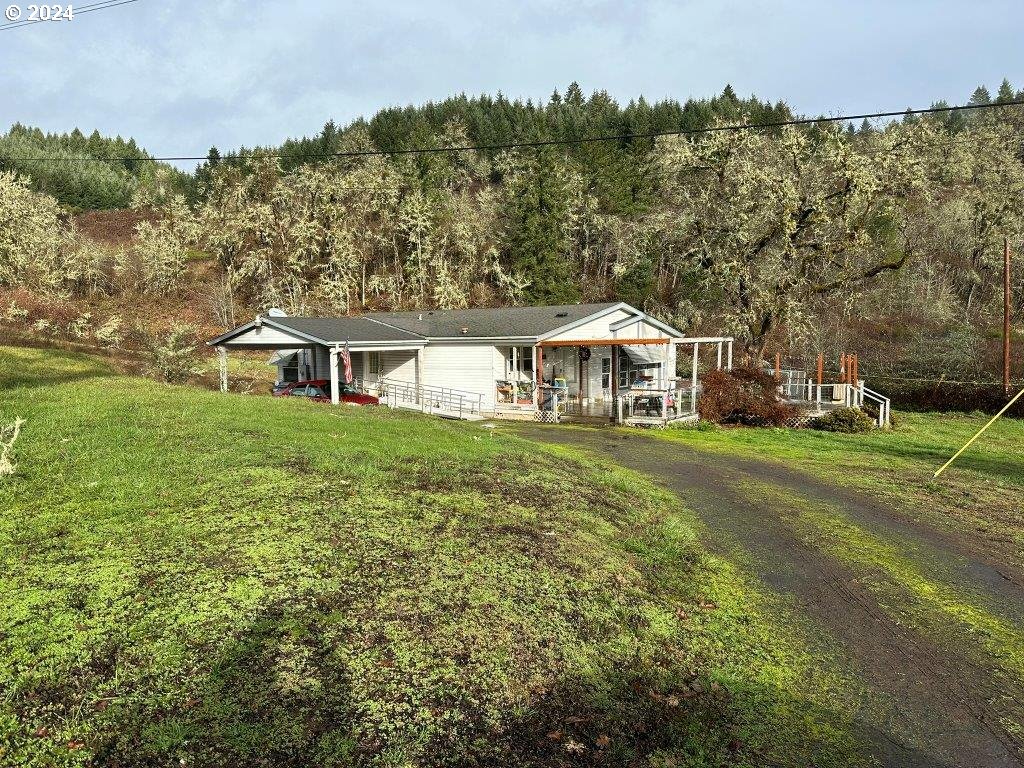 164 Maupin Road Oakland, OR 97462 - Photo 8 of 31 Gallery Image 8