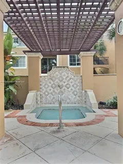 $2,000 | 8020 North Nob Hill Road, Unit 204, Tamarac, FL 33321