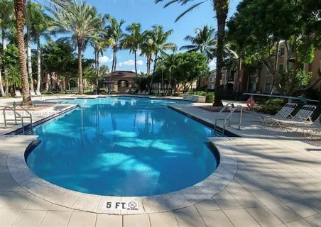 $2,000 | 8020 North Nob Hill Road, Unit 204, Tamarac, FL 33321